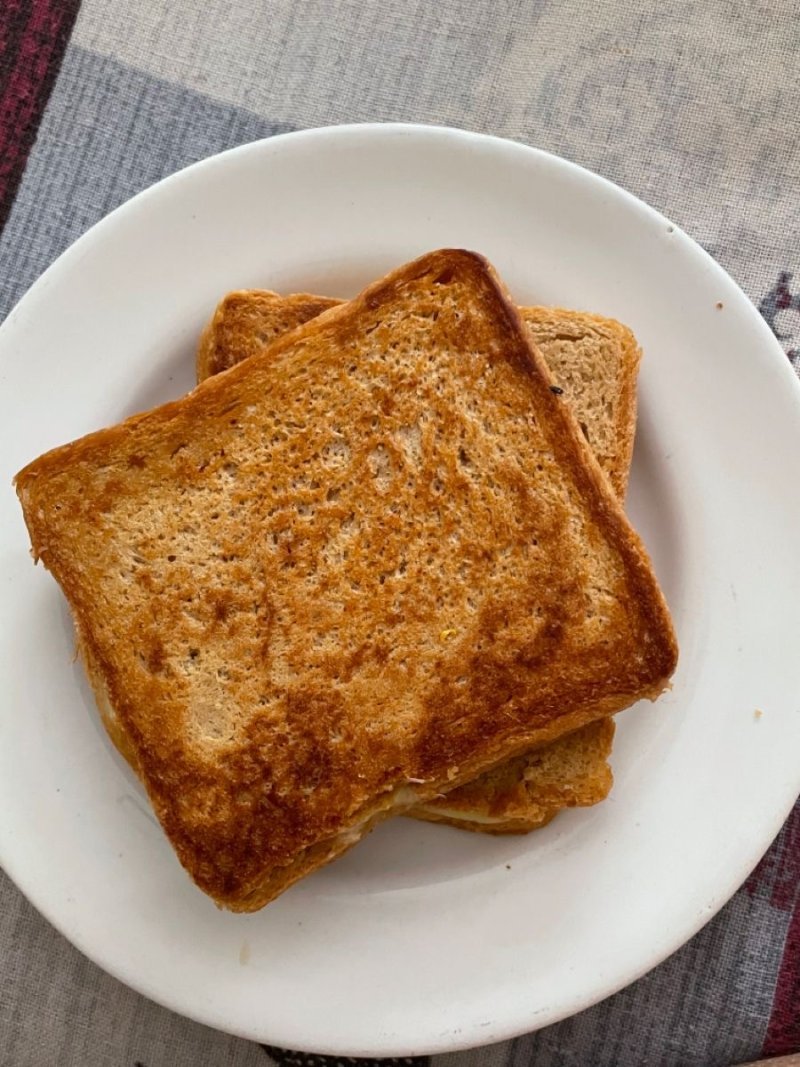 Tostadas integrales o pan blanco (2 unidades)